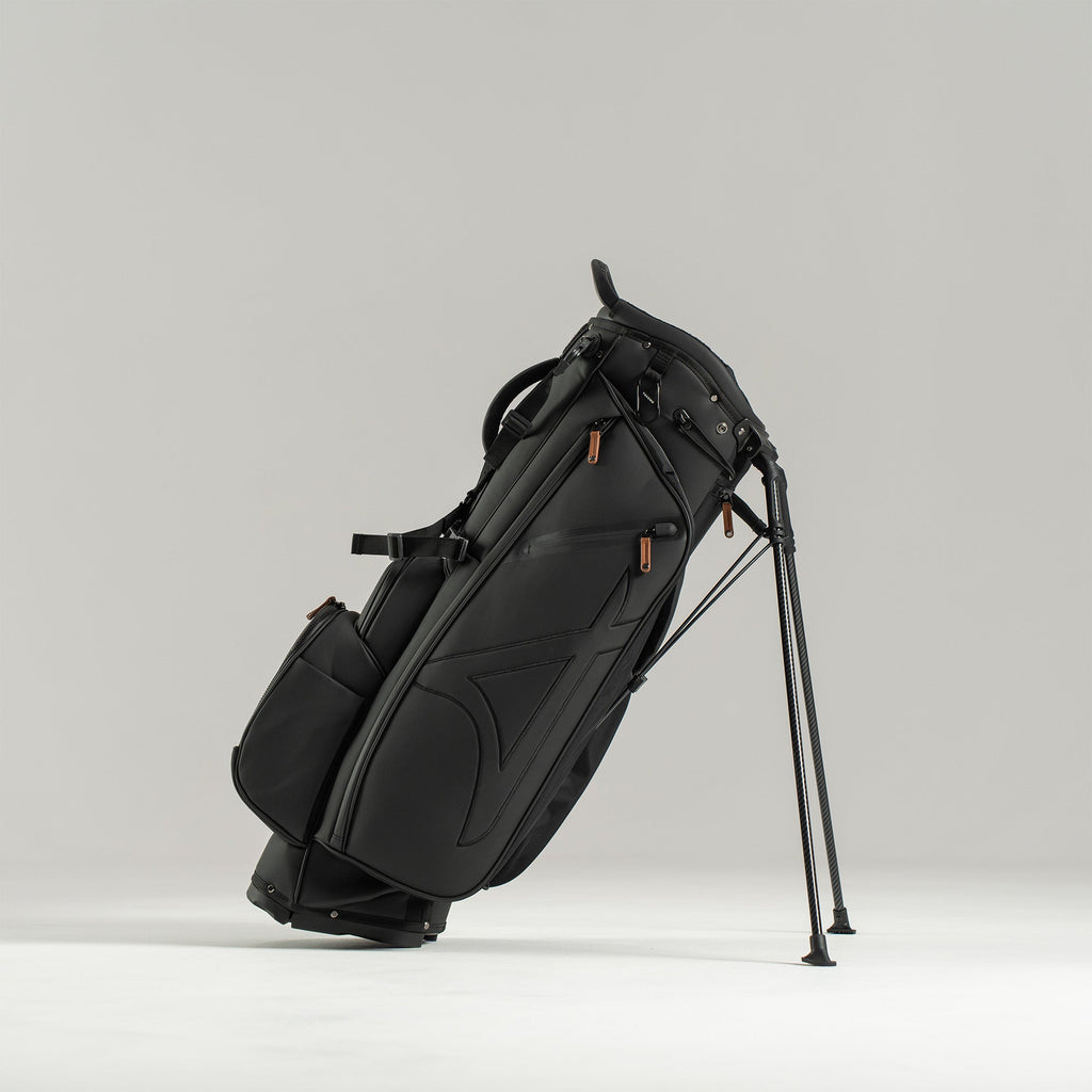 https://cdn.shopify.com/s/files/1/0701/3892/1157/files/StandBag02_B_StandingR.jpg?v=1777950909