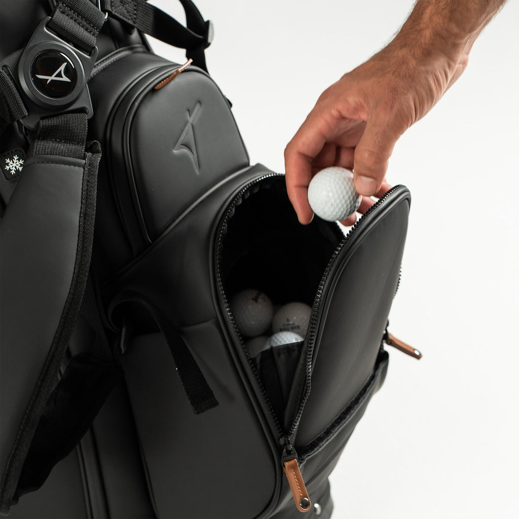 https://cdn.shopify.com/s/files/1/0701/3892/1157/files/StandBag02_FrontPocket.jpg?v=1777950909
