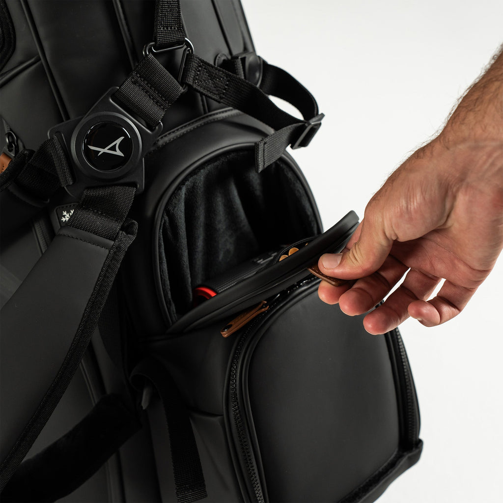 https://cdn.shopify.com/s/files/1/0701/3892/1157/files/StandBag02_SmallFrontPocket.jpg?v=1777950908
